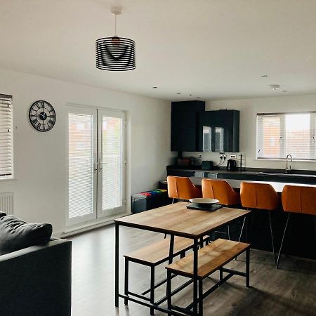 Spacious Newly Built Apartment Rhos On Sea, Colwyn Bay Exteriér fotografie